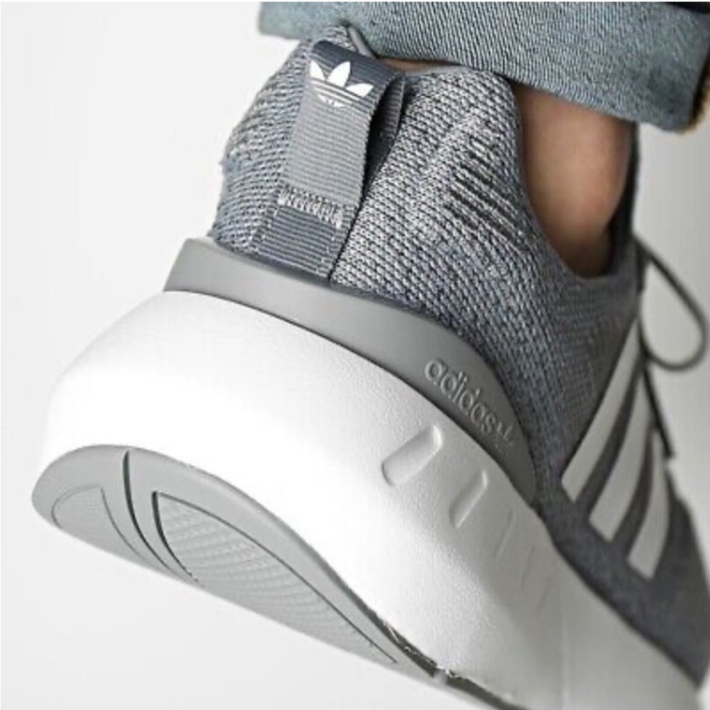 🆕 Adidas Men’s Swift Run 22 Athletic Running Shoes - Picture 3 of 12